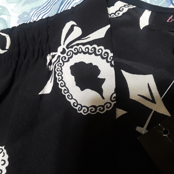 SOLD ON DEPOP!! Trashy Diva blouse - Picture 3 of 3